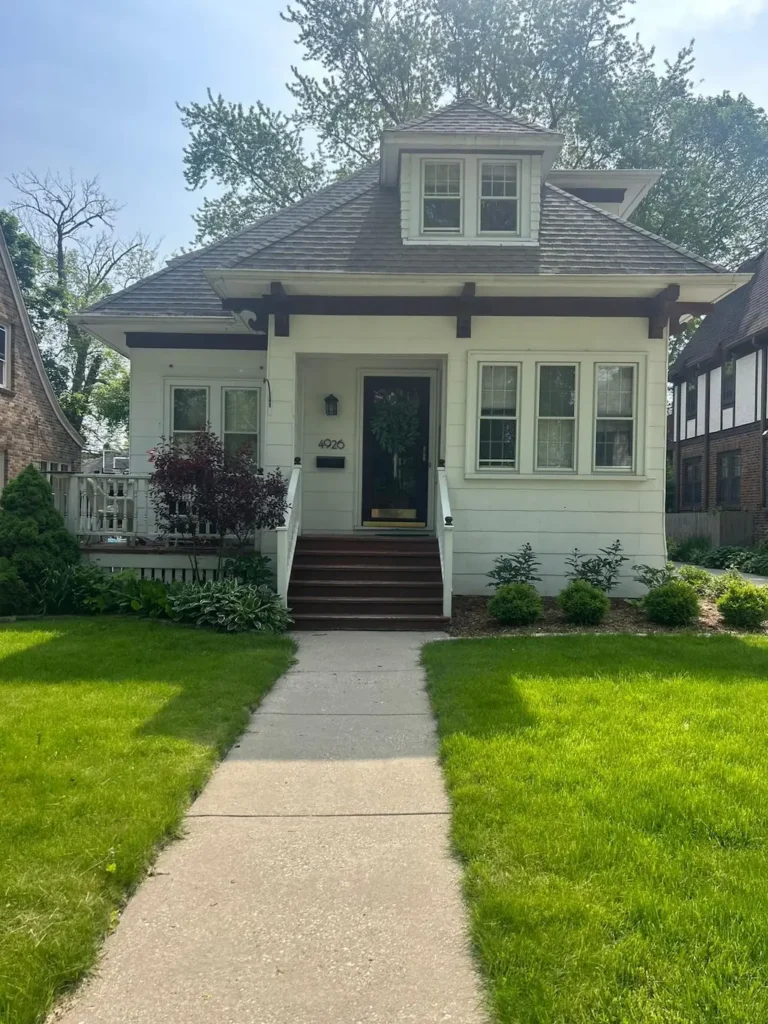 49244926 N. Cumberland Blvd Whitefish Bay, WI 53217