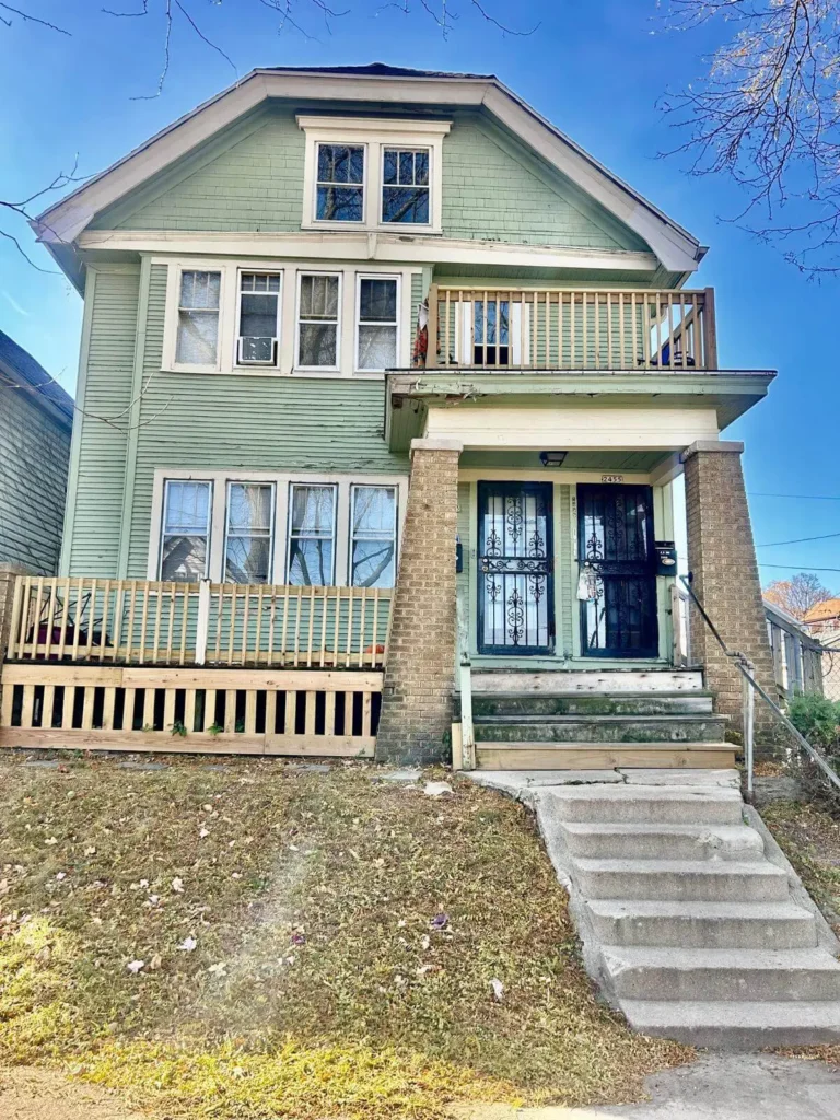 2453/2455 N. 33rd St Milwaukee, WI 53210