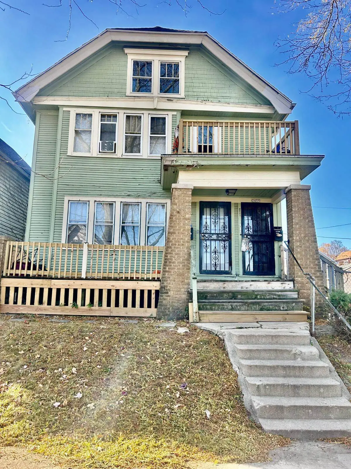 2453/2455 N. 33rd St Milwaukee, WI 53210